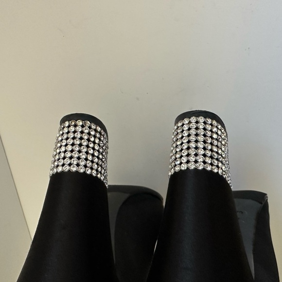 VALENTINO GARAVANI Rhinestone Black Pump Shoe (Women) 40/9,5 Retail $795 RARE - Picture 6 of 12